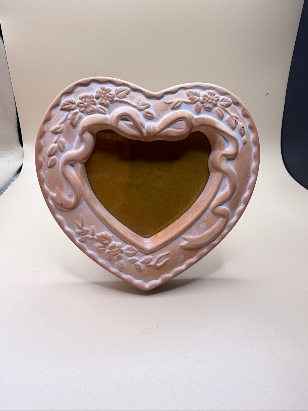 Vintage 80s Heart Shaped Pink Decorative Picture Frame - Picture 2 of 7